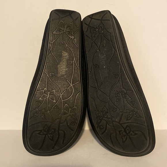 Alegria Grey Floral Embossed Leather Mary Jane Clogs - Picture 5 of 8